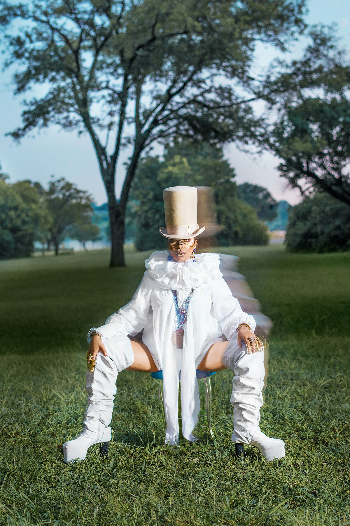 Erykah Badu posing for D Magazine's 10 Most Stylish feature.